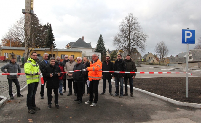 Eröffnung des neuen Parkplatzes an der Kreuzung Obere Hauptstraße/Leipziger Straße